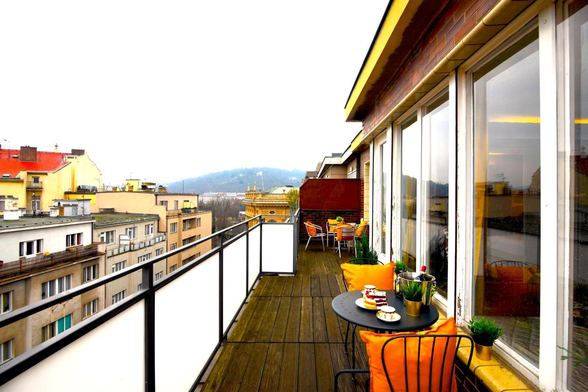 Waterfront River Side Roof Top Apartment - Terrace With City View 프라하 외부 사진