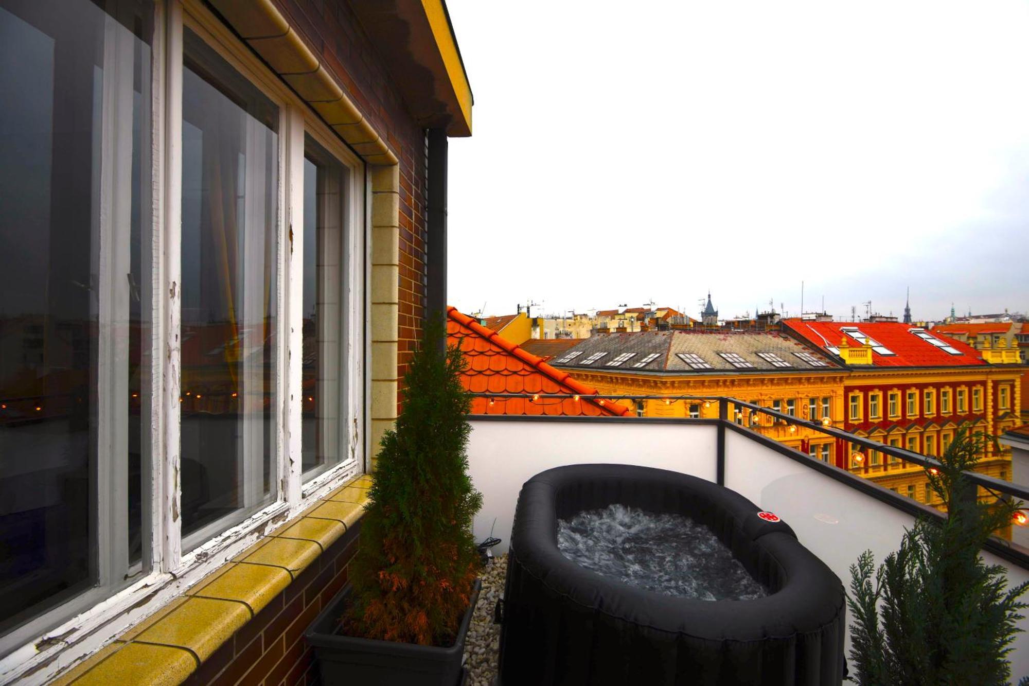 Waterfront River Side Roof Top Apartment - Terrace With City View 프라하 외부 사진
